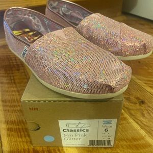 Toms Classic Pink Glitter Shimmer. Women size 6. New in Box